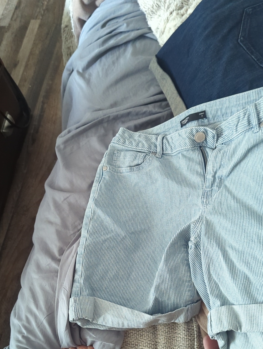 Vera Wang Size 4 Shorts